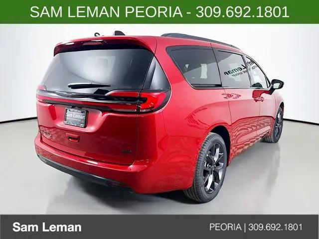 2026 Chrysler Pacifica Select AWD