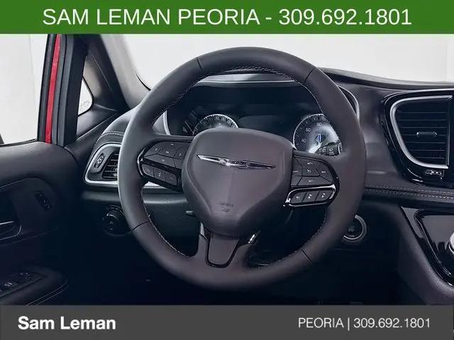 2026 Chrysler Pacifica Select AWD