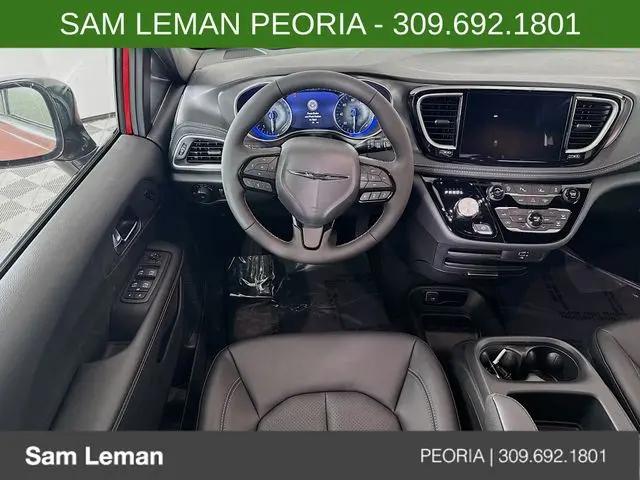 2026 Chrysler Pacifica Select AWD
