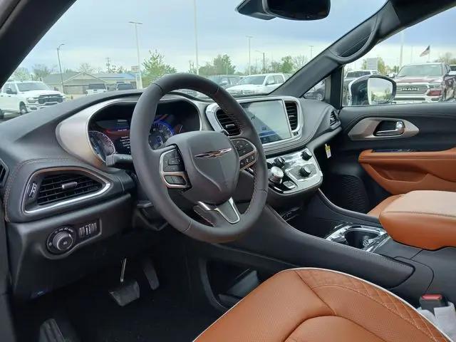 2026 Chrysler Pacifica Pinnacle AWD