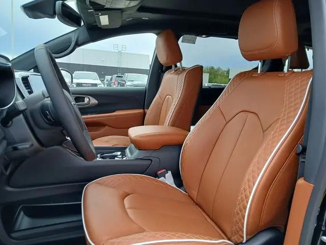 2026 Chrysler Pacifica Pinnacle AWD