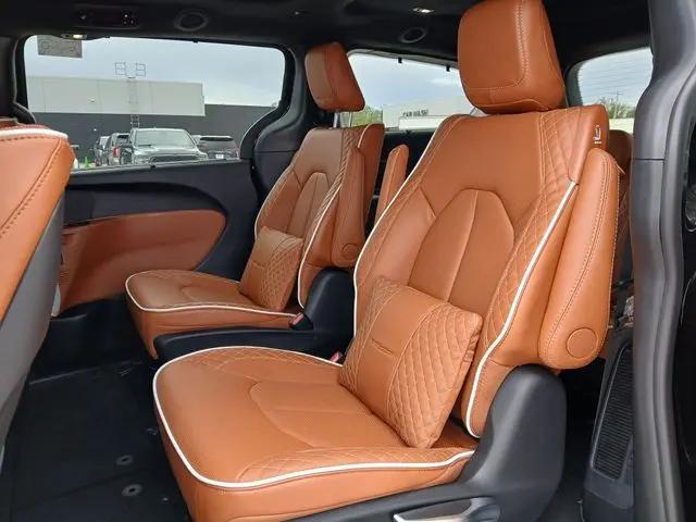 2026 Chrysler Pacifica Pinnacle AWD