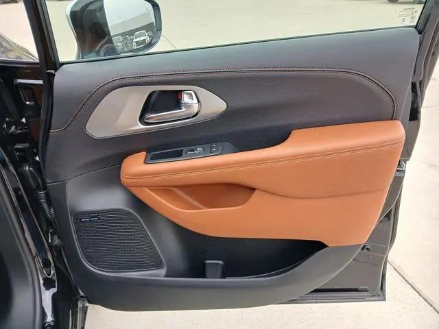 2026 Chrysler Pacifica Pinnacle AWD