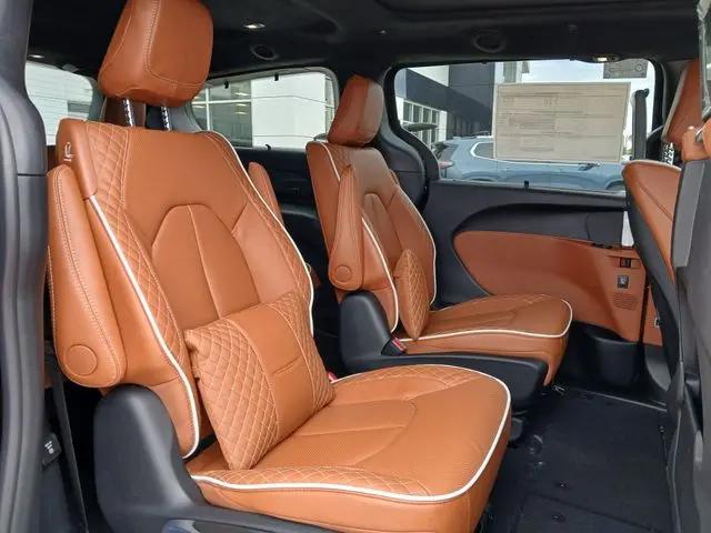 2026 Chrysler Pacifica Pinnacle AWD
