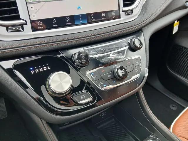 2026 Chrysler Pacifica Pinnacle AWD
