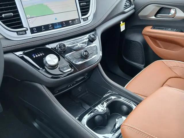 2026 Chrysler Pacifica Pinnacle AWD