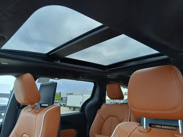 2026 Chrysler Pacifica Pinnacle AWD