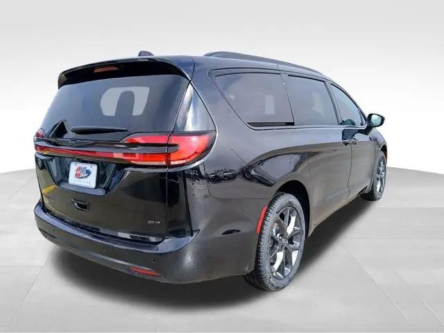 2026 Chrysler Pacifica Select AWD