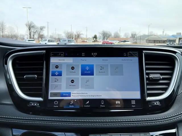 2026 Chrysler Pacifica Select AWD