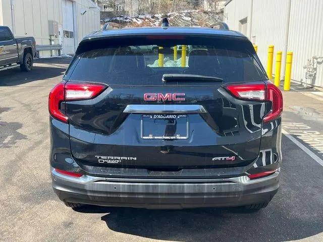 2022 GMC Terrain AWD AT4