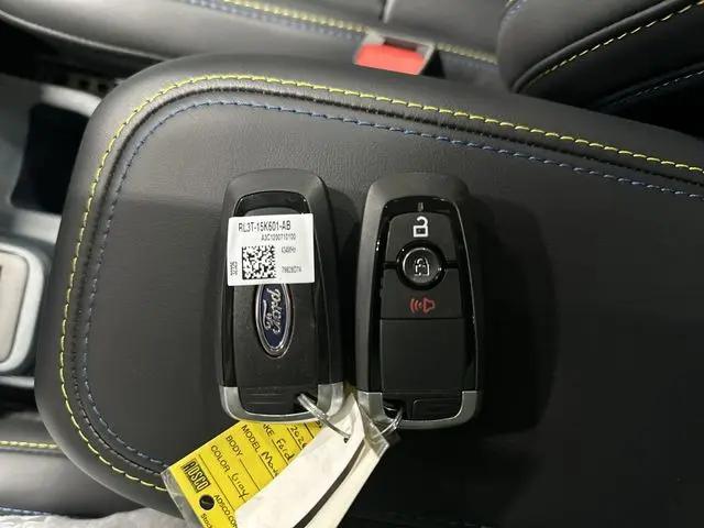 2026 Ford Maverick Lobo Standard