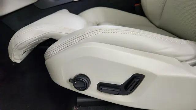 2026 Volvo XC90 Plug-In Hybrid Ultra, T8 AWD, Electric/Gasoline, Bright, 7 Seats