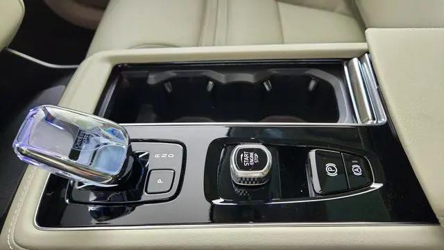 2026 Volvo XC90 Plug-In Hybrid Ultra, T8 AWD, Electric/Gasoline, Bright, 7 Seats