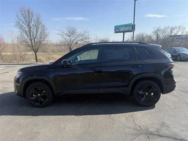 2026 Volkswagen Taos SE Black