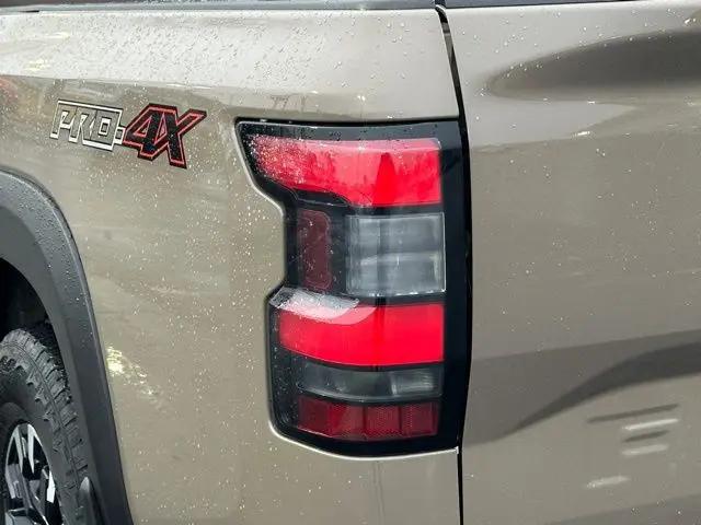 2023 Nissan Frontier Crew Cab PRO-4X 4x4