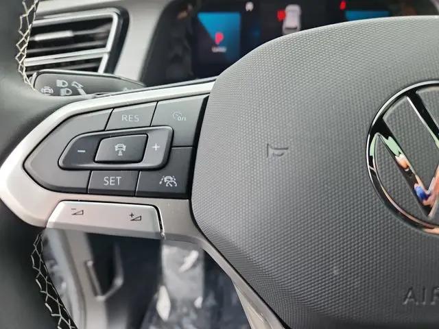 2026 Volkswagen Atlas Cross Sport SE with Technology