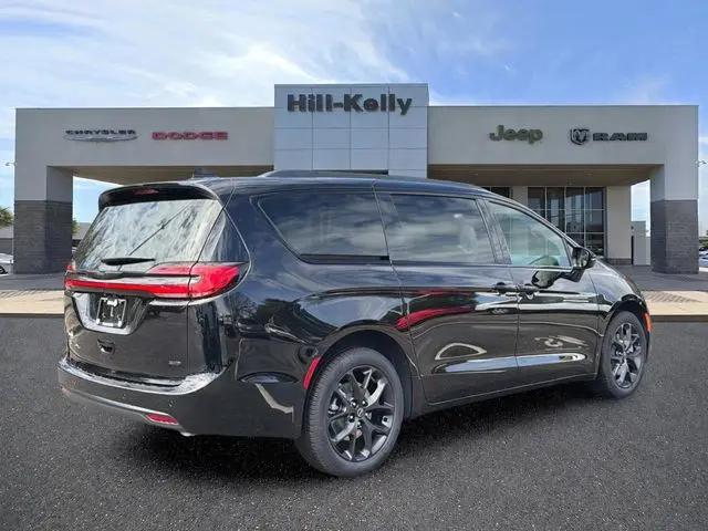 2026 Chrysler Pacifica Select AWD