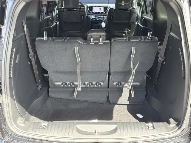 2026 Chrysler Pacifica Select AWD