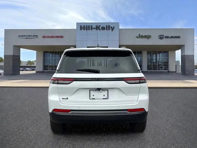 2026 Jeep Grand Cherokee Altitude 4x2