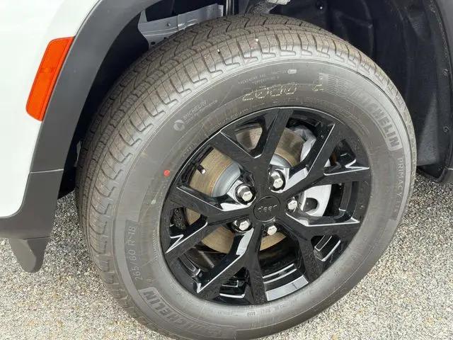 2026 Jeep Grand Cherokee Altitude 4x2