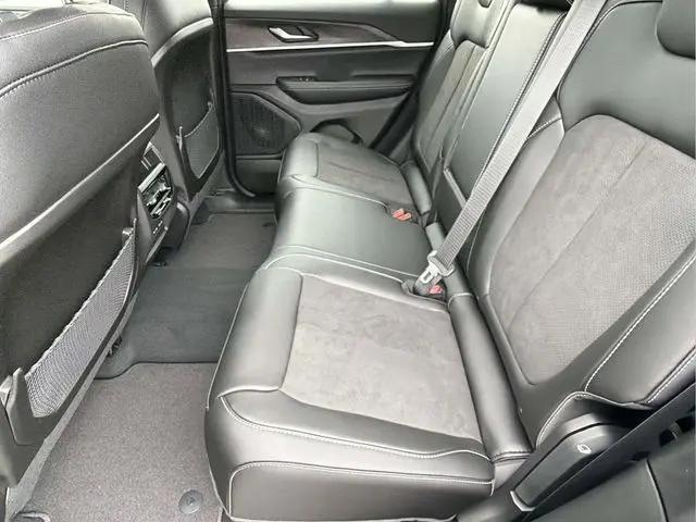 2026 Jeep Grand Cherokee Altitude 4x2