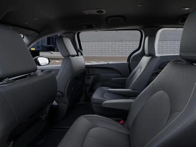 2026 Chrysler Pacifica Select AWD
