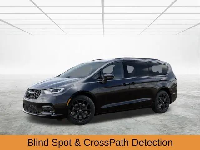 2026 Chrysler Pacifica Select AWD