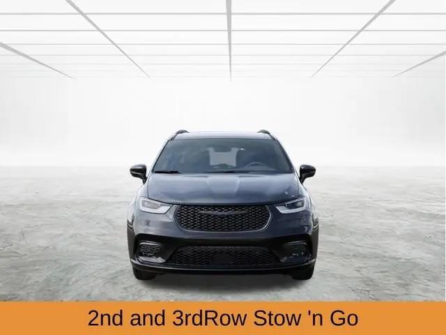 2026 Chrysler Pacifica Select AWD