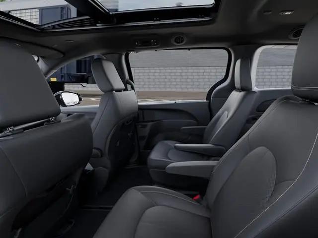 2026 Chrysler Pacifica Select AWD