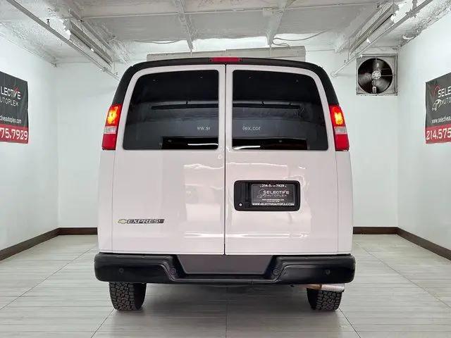 2023 Chevrolet Express Passenger RWD 3500 Extended Wheelbase LS