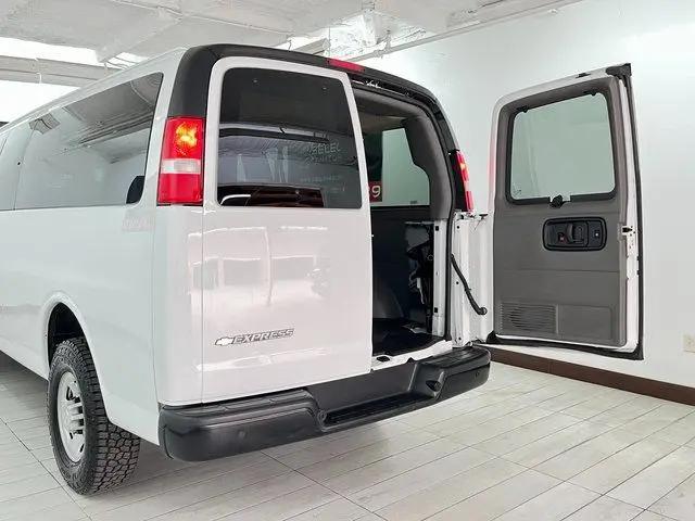 2023 Chevrolet Express Passenger RWD 3500 Extended Wheelbase LS