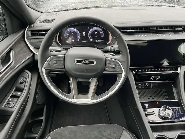 2026 Jeep Grand Cherokee Altitude 4x4