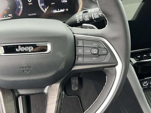 2026 Jeep Grand Cherokee Altitude 4x4