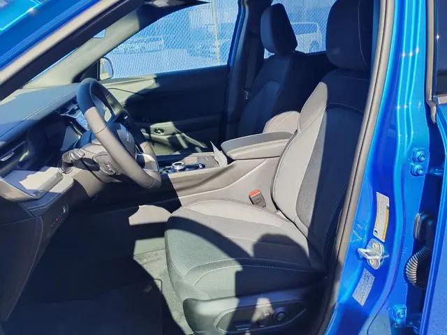 2026 Jeep Cherokee Laredo 4x4