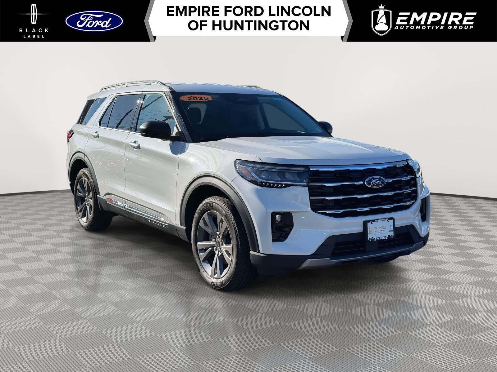 2025 Ford Explorer Active AWD