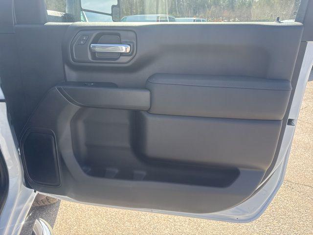 2026 GMC Sierra 2500HD Regular Cab, Long Bed, SLE, 4WD