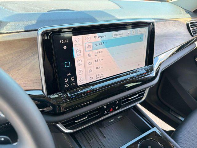 2026 Volkswagen Atlas SE with Technology