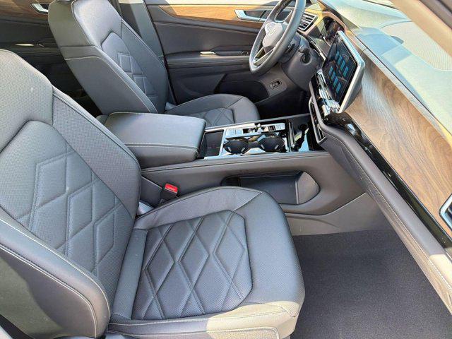 2026 Volkswagen Atlas SE with Technology