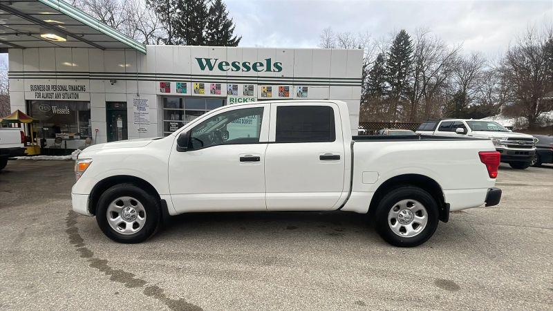 2022 Nissan Titan Crew Cab S 4x4 for sale in Dillsburg, PA