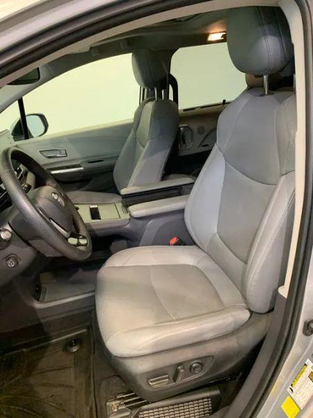 2023 Toyota Sienna Limited