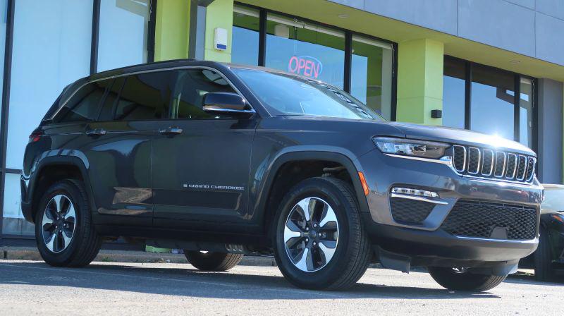 2024 Jeep Grand Cherokee Anniversary Edition
