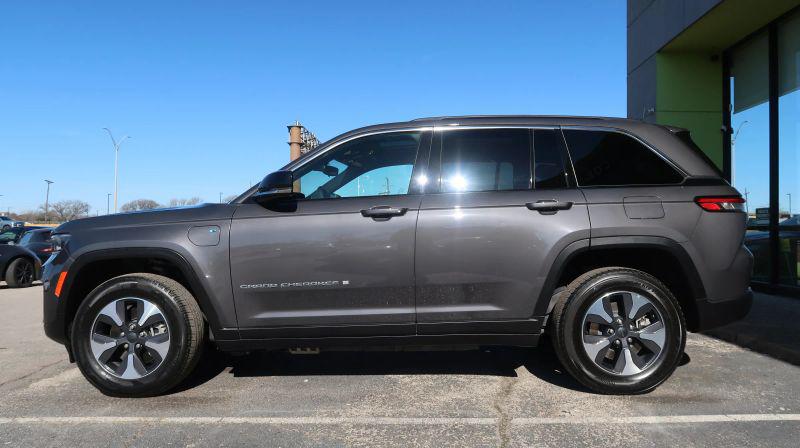 2024 Jeep Grand Cherokee Anniversary Edition