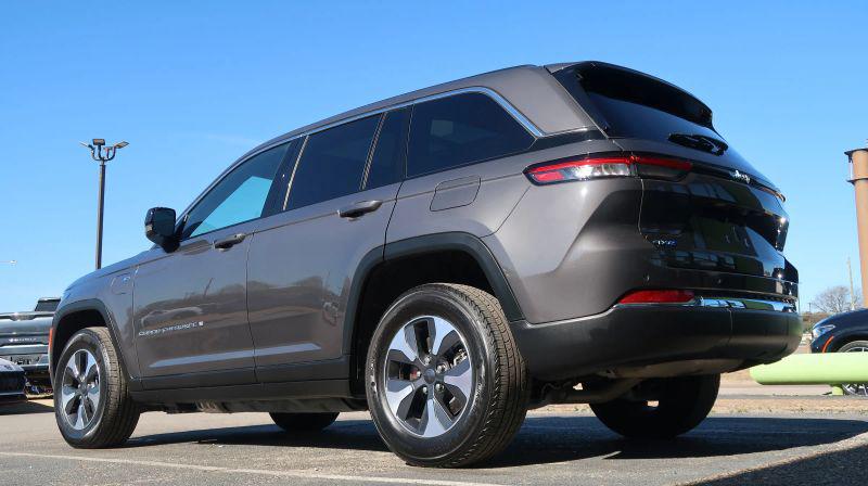 2024 Jeep Grand Cherokee Anniversary Edition