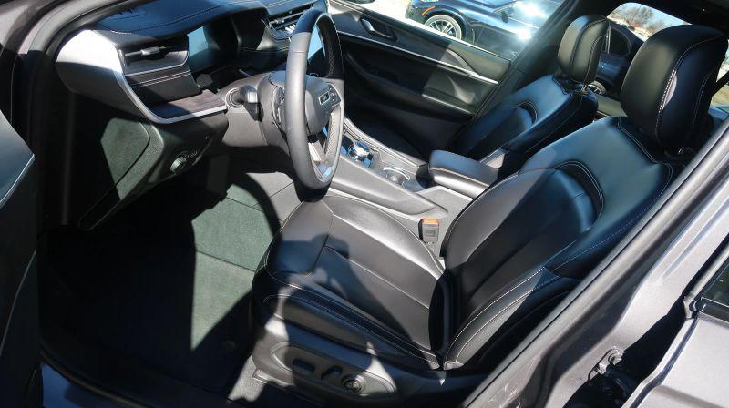2024 Jeep Grand Cherokee Anniversary Edition