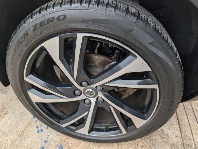 2021 Volvo XC40 T5 R-Design