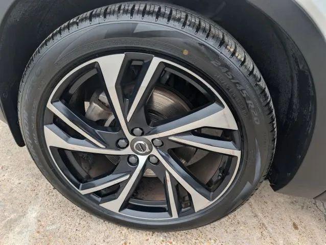 2021 Volvo XC40 T5 R-Design