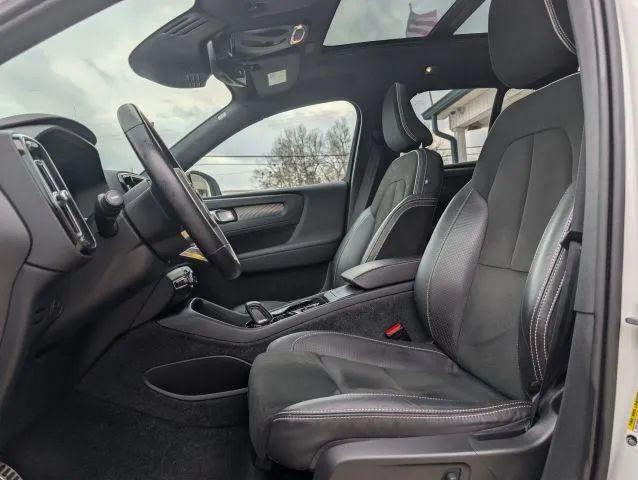 2021 Volvo XC40 T5 R-Design