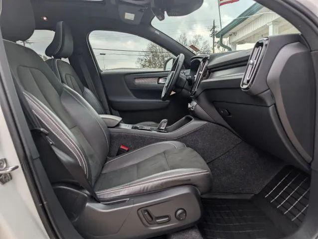 2021 Volvo XC40 T5 R-Design