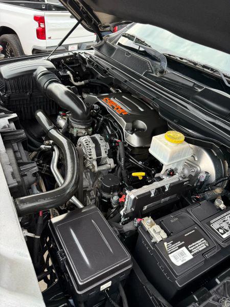 2019 Ram 1500 Laramie Crew Cab 4x4 5'7" Box