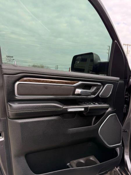 2019 Ram 1500 Laramie Crew Cab 4x4 5'7" Box